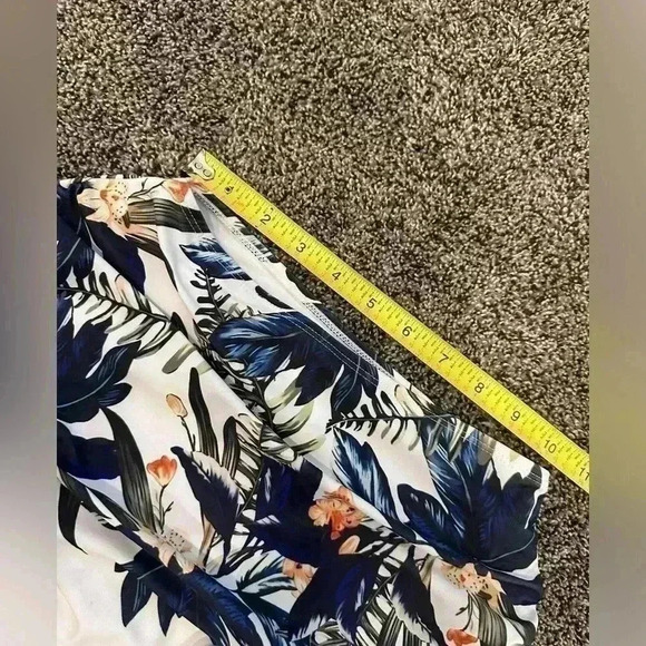 Zaful bikini Medium 1950s two-piece blue and white floral summertime pool beach - Picture 8 of 16